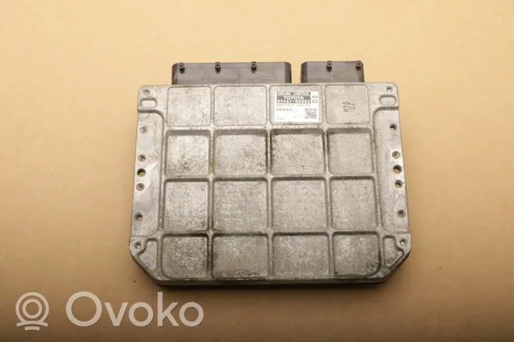 Toyota Avensis T270 Sterownik / Moduł ECU 8966105D02