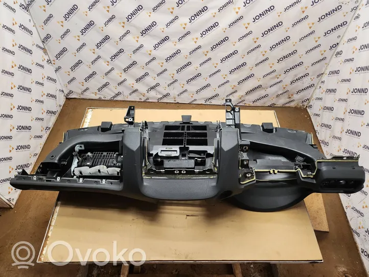 Volkswagen Touareg II Dashboard 7P1858295