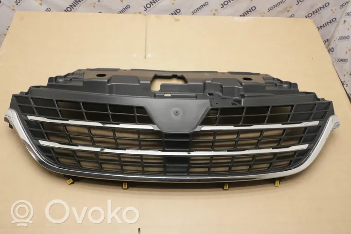 Renault Trafic III (X82) Grille calandre supérieure de pare-chocs avant MOU022771