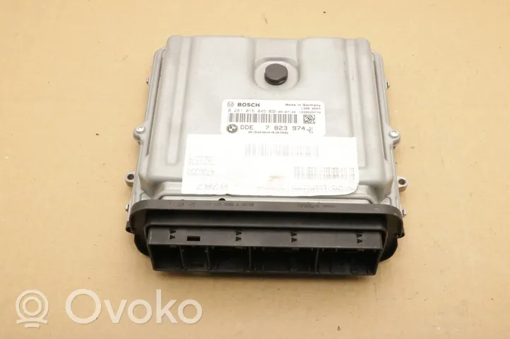 BMW 5 E60 E61 Calculateur moteur ECU 0281015045