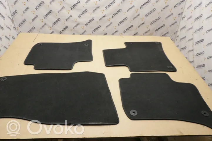 Porsche Cayenne (92A) Kit tapis de sol auto 3C0864523