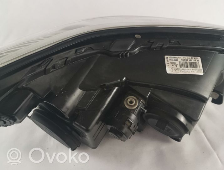 Citroen C5 Lampa przednia 9661316680