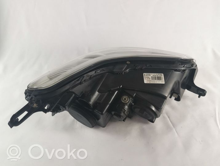 Citroen C5 Lampa przednia 9661316680