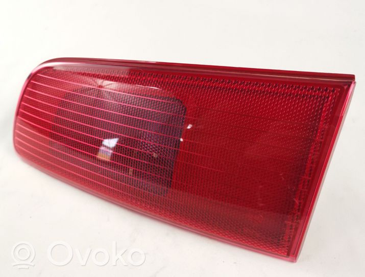 Mazda 2 Lampy tylnej klapy bagażnika 964868