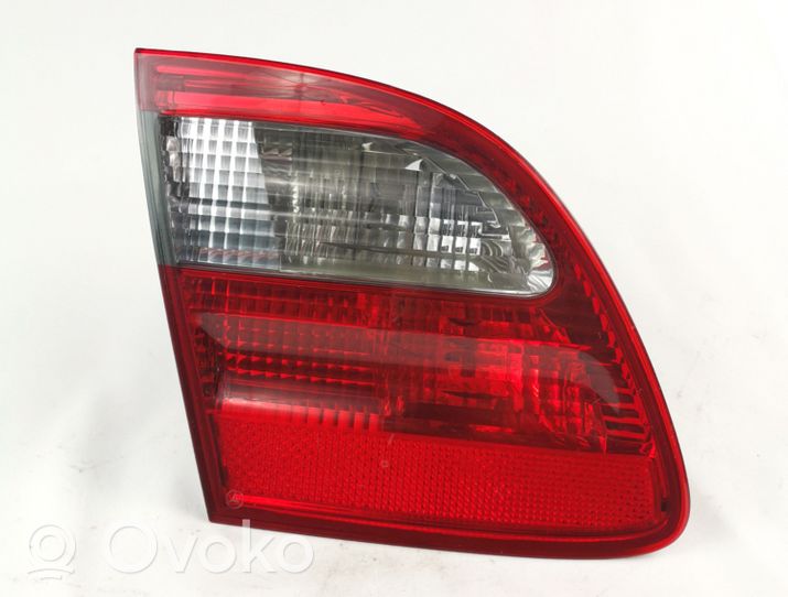 Mercedes-Benz E W211 Luci posteriori del portellone del bagagliaio A2118202964