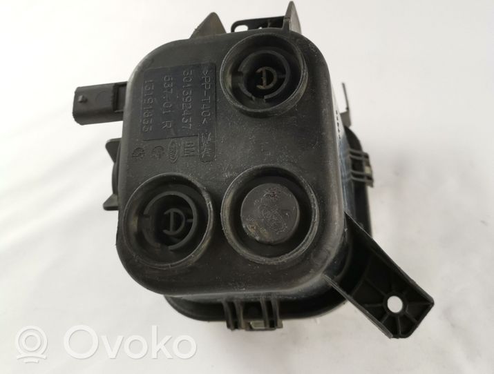 Opel Corsa D Światło przeciwmgłowe przednie 301392437