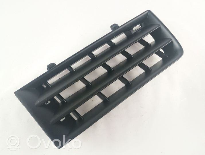 Renault Megane II Maskownica / Grill / Atrapa górna chłodnicy 8200114157