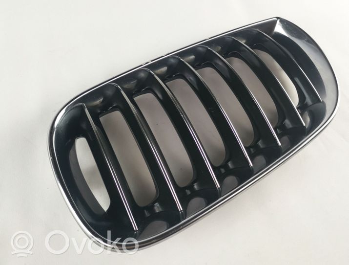 BMW X3 E83 Maskownica / Grill / Atrapa górna chłodnicy 5113341490302