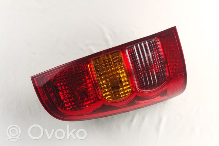 Toyota Hilux (AN10, AN20, AN30) Luz trasera/de freno 