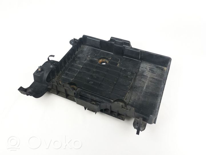 Renault Megane II Boîte de batterie 8200166032