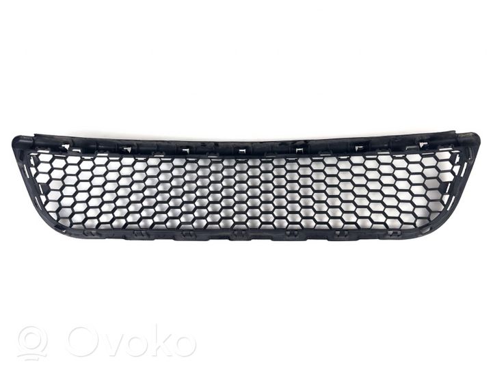 Dacia Logan I Front bumper lower grill 8200604721