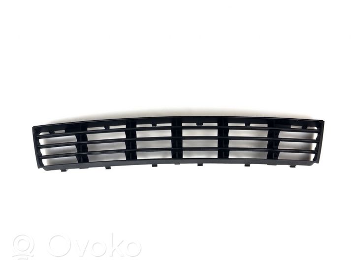 Audi A4 S4 B5 8D Grille inférieure de pare-chocs avant 8d0807683aa