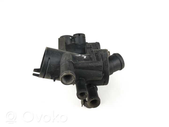 Volkswagen Golf IV Termostat / Obudowa termostatu 032121111nq