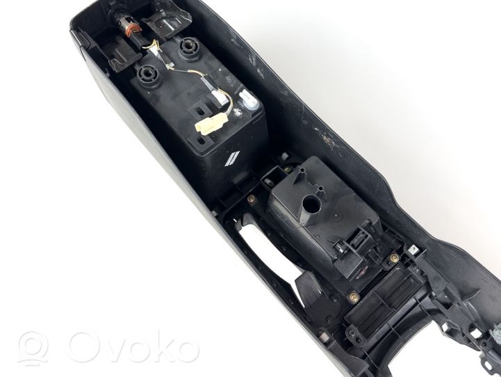 Toyota Avensis T250 Centrinė konsolė 5892305020