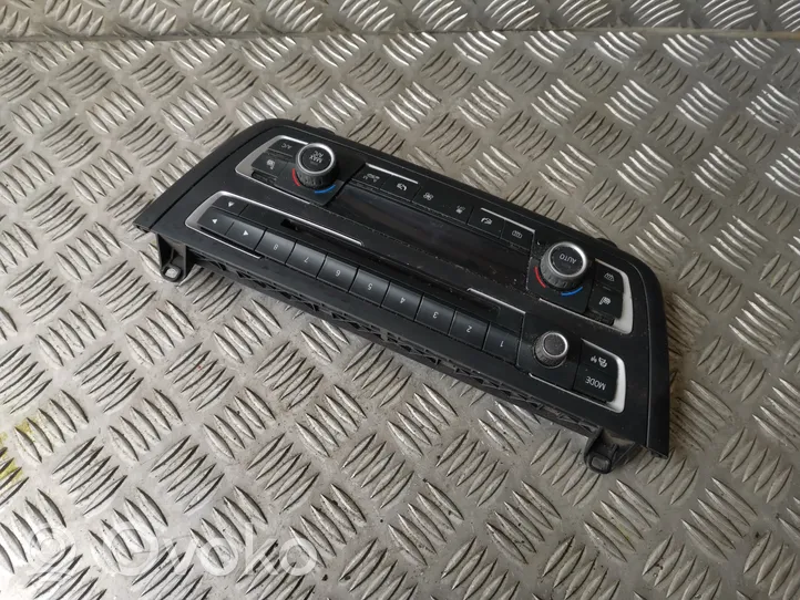 BMW 3 F30 F35 F31 Gaisa kondicioniera / klimata kontroles / salona apsildes vadības bloks (salonā) 64119226784