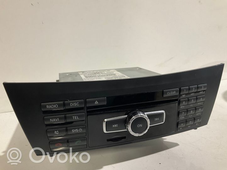 Mercedes-Benz C W204 Panel / Radioodtwarzacz CD/DVD/GPS A2049006009