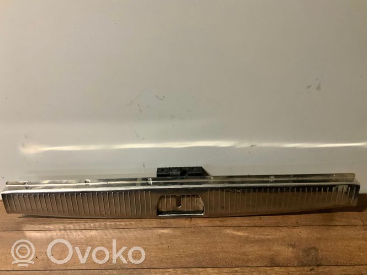 Mercedes-Benz E W211 Rivestimento di protezione sottoporta del bagagliaio/baule A2116900089