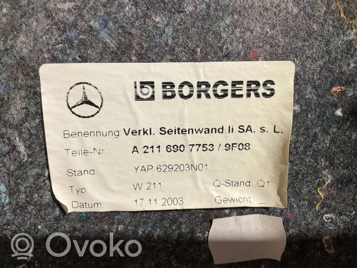 Mercedes-Benz E W211 Apatinis, bagažinės šono, apdailos skydas A2116907753