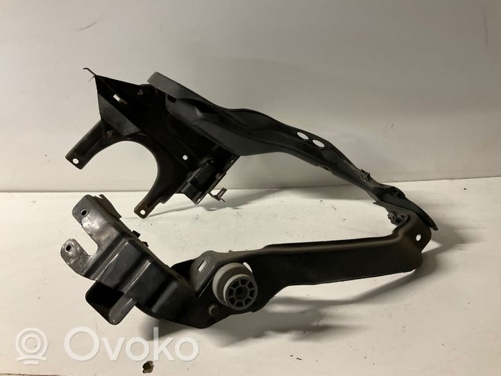 Mercedes-Benz CLS C219 Pannello laterale di supporto del radiatore 