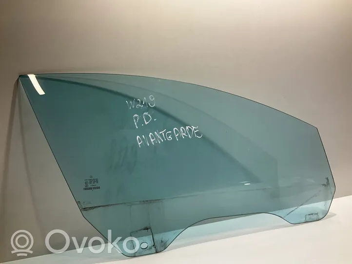 Mercedes-Benz CLS C219 Front door window glass four-door 