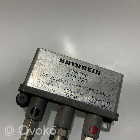 Mercedes-Benz E W211 Antenne intérieure accès confort A2038270442