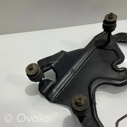 Mercedes-Benz E W211 Supporto del compressore ad aria dello pneumatico A2193200143