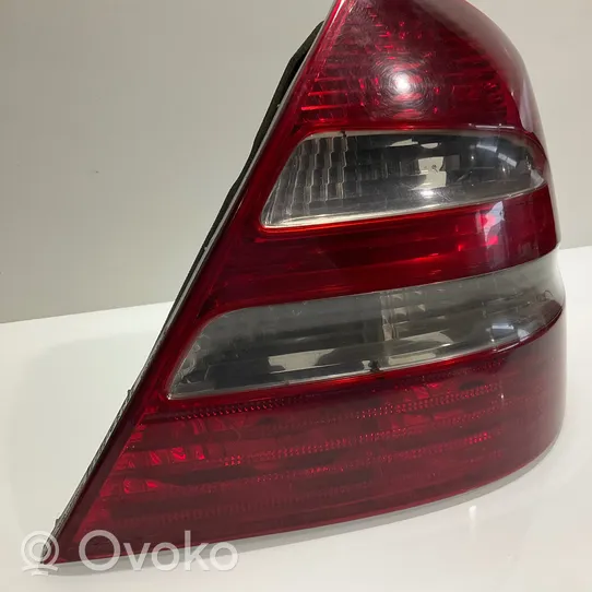 Mercedes-Benz E W211 Luci posteriori A2118200464