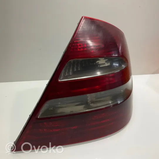 Mercedes-Benz E W211 Luci posteriori A2118200464