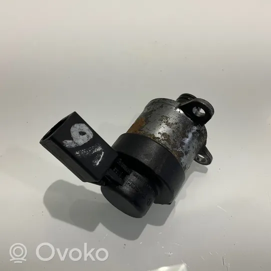 Mercedes-Benz E W211 Regolatore di pressione del carburante A928400661