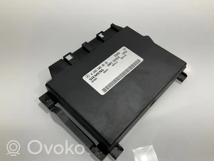 Mercedes-Benz E W211 Module de contrôle de boîte de vitesses ECU A0305453032