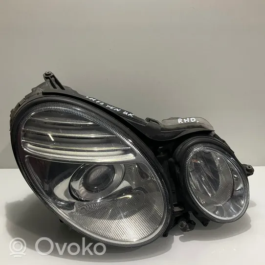 Mercedes-Benz E W211 Lampa przednia 