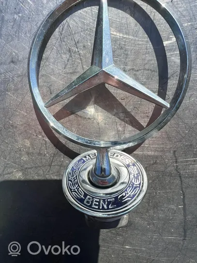 Mercedes-Benz E W211 Mostrina con logo/emblema della casa automobilistica 