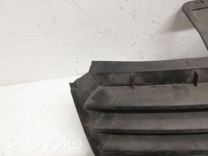 Volkswagen Polo Maskownica / Grill / Atrapa górna chłodnicy 6Q0853651C