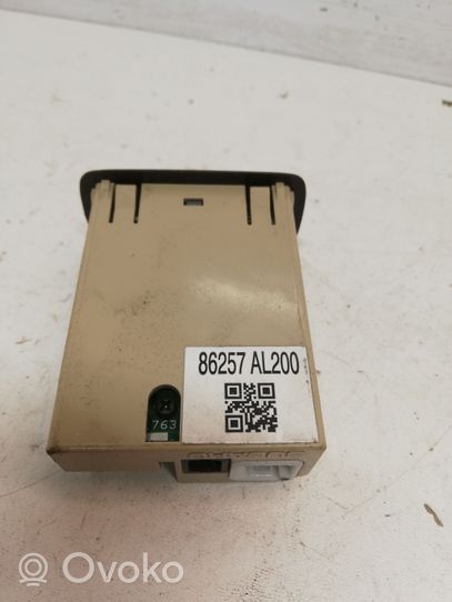 Subaru Outback (BS) Connettore plug in USB 86257AL200