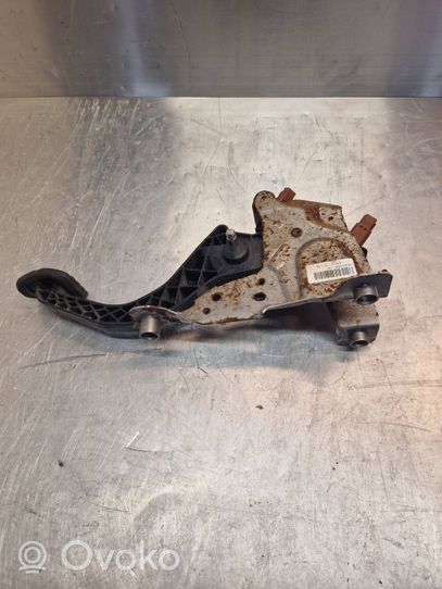 Nissan X-Trail T32 Clutch pedal 465034208R