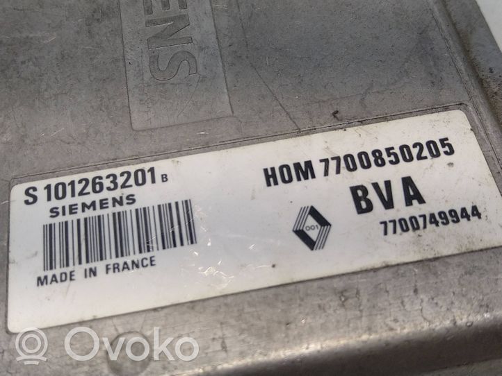 Renault 21 Sterownik / Moduł ECU 7700749944