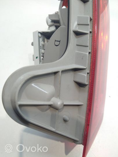 Ford Mondeo MK IV Lampy tylnej klapy bagażnika 7s71 13A603-A