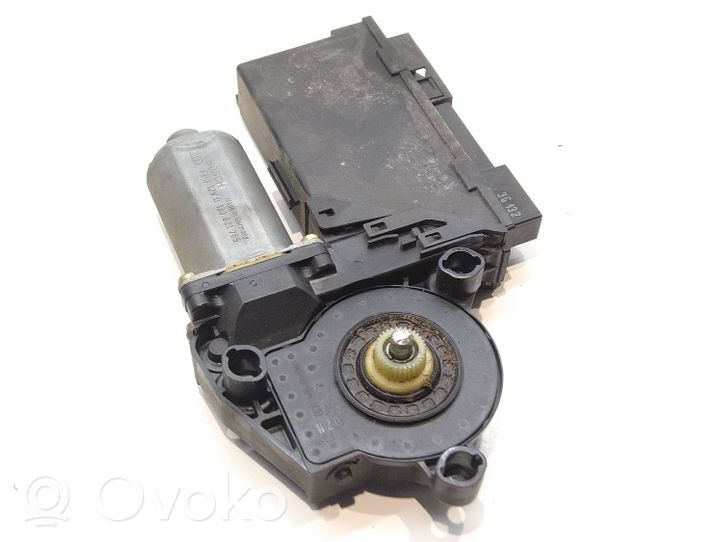 Audi A4 S4 B6 8E 8H Moteur de lève-vitre de porte avant 8E1959801