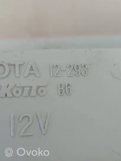 Toyota Corolla E90 Indicatore di direzione anteriore 1229386