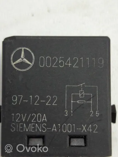 Mercedes-Benz C W202 Ilmaisimen rele 0025421119