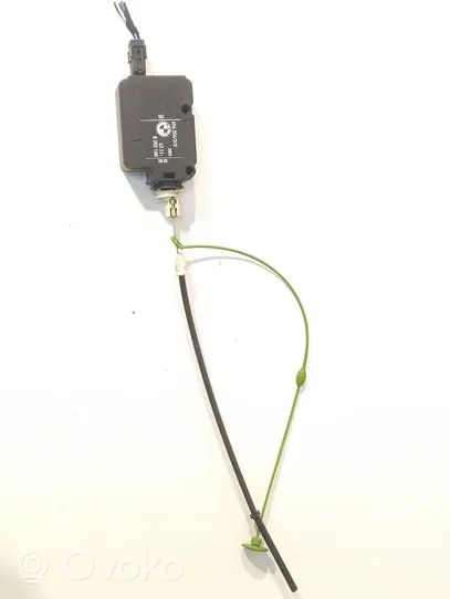 BMW 5 E39 Fuel tank cap lock 40620433