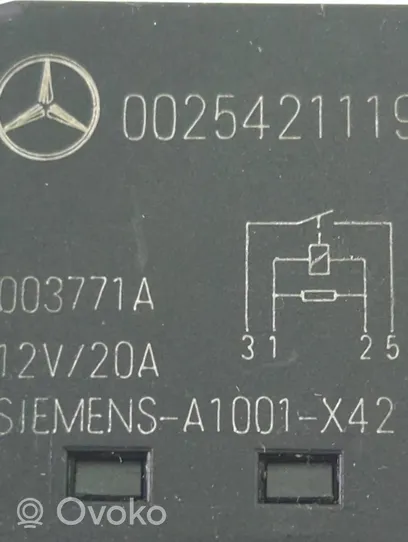 Mercedes-Benz E W210 Autres relais 0025421119