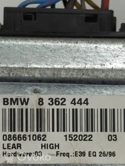 BMW 5 E39 Parkavimo (PDC) daviklių valdymo blokas 8362444
