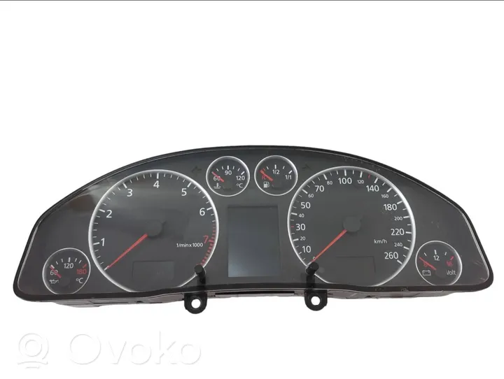 Audi A6 S6 C5 4B Licznik / Prędkościomierz 4B0920933J