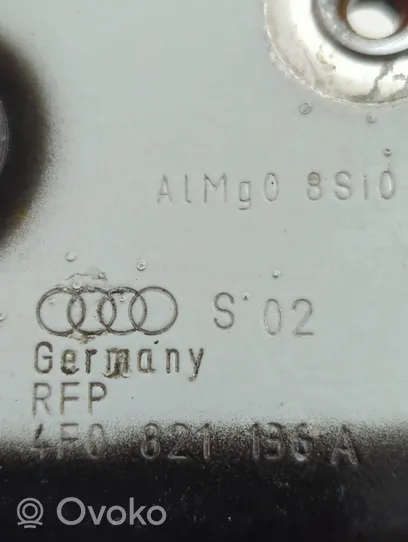 Audi A6 S6 C6 4F Halterung Radhausschale Radhausverkleidung vorne 4F0821136A