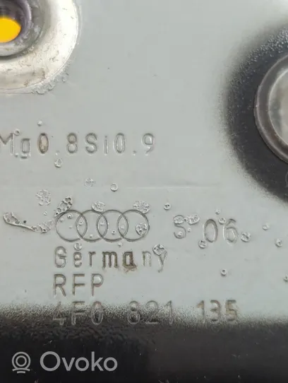 Audi A6 S6 C6 4F Halterung Kotflügel 4F0821135