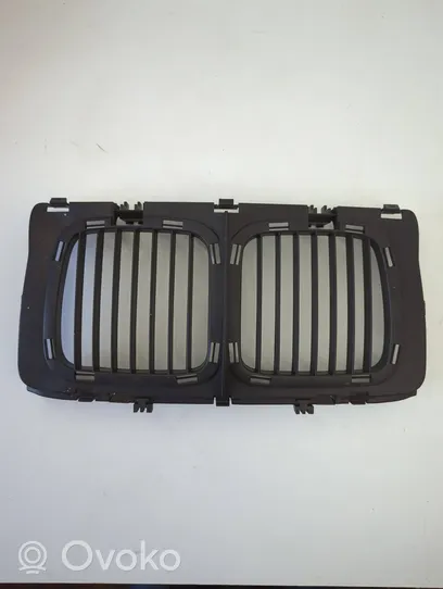 BMW 5 E34 Grille de calandre avant 51131973825