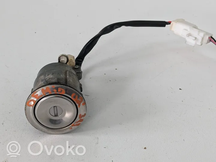 Mazda Demio Loquet de verrouillage de hayon DCY076260A