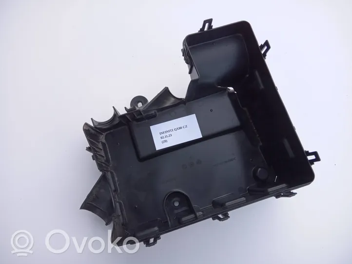 Infiniti QX80 Support boîte de batterie 3S0G8010