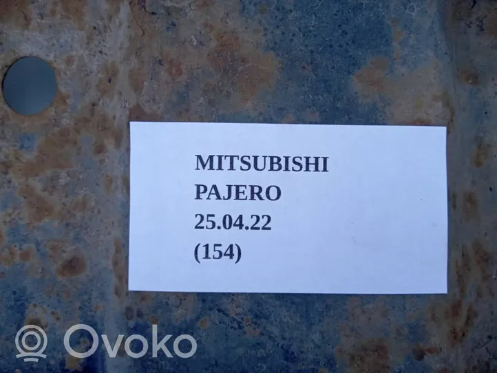 Mitsubishi Pajero Sport II Moottorin alustan välipohjan roiskesuoja 